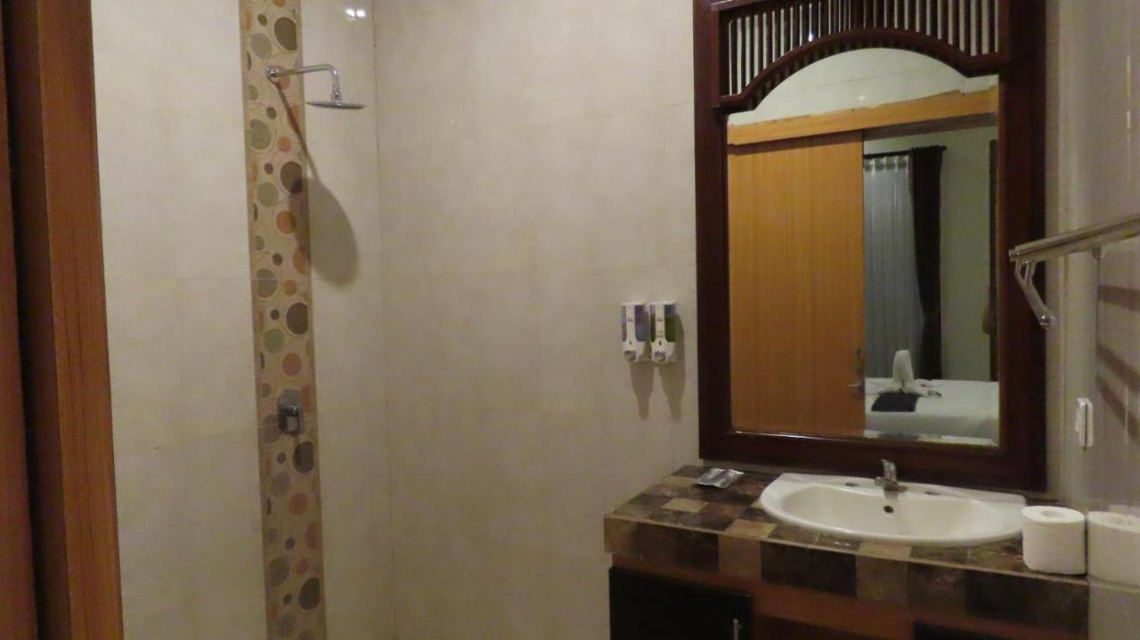 Asiana Lovina Hotel מראה חיצוני תמונה
